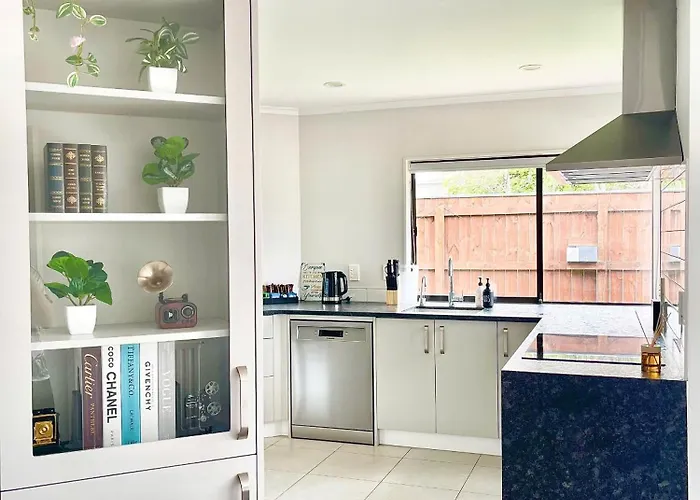 Cozy Victoria Double With Garden View With Shared Bathroom *