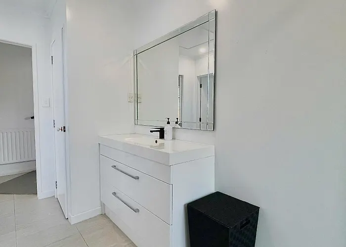 Cozy Victoria Double With Garden View With Shared Bathroom * 로토루아