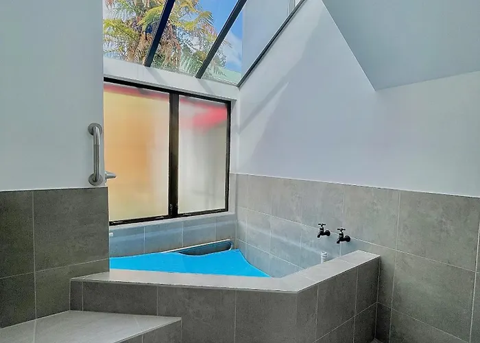 Cozy Victoria Double With Garden View With Shared Bathroom *