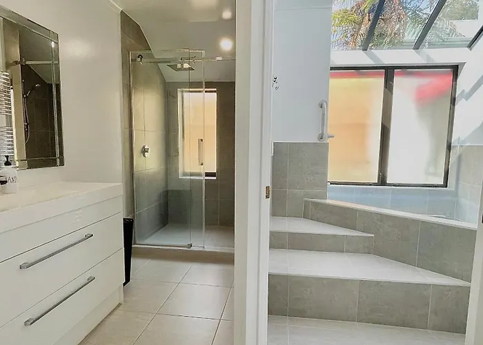 Cozy Victoria Double With Garden View With Shared Bathroom * 로토루아
